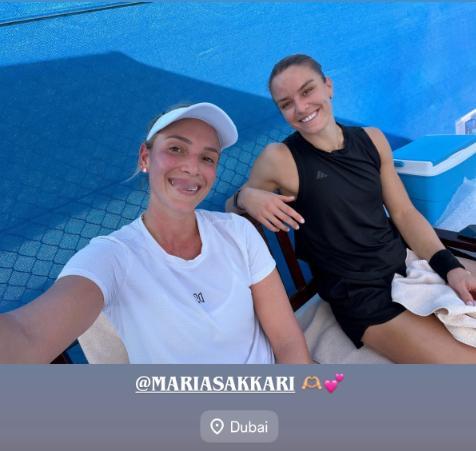 维基奇和萨卡里一起训练网坛风云