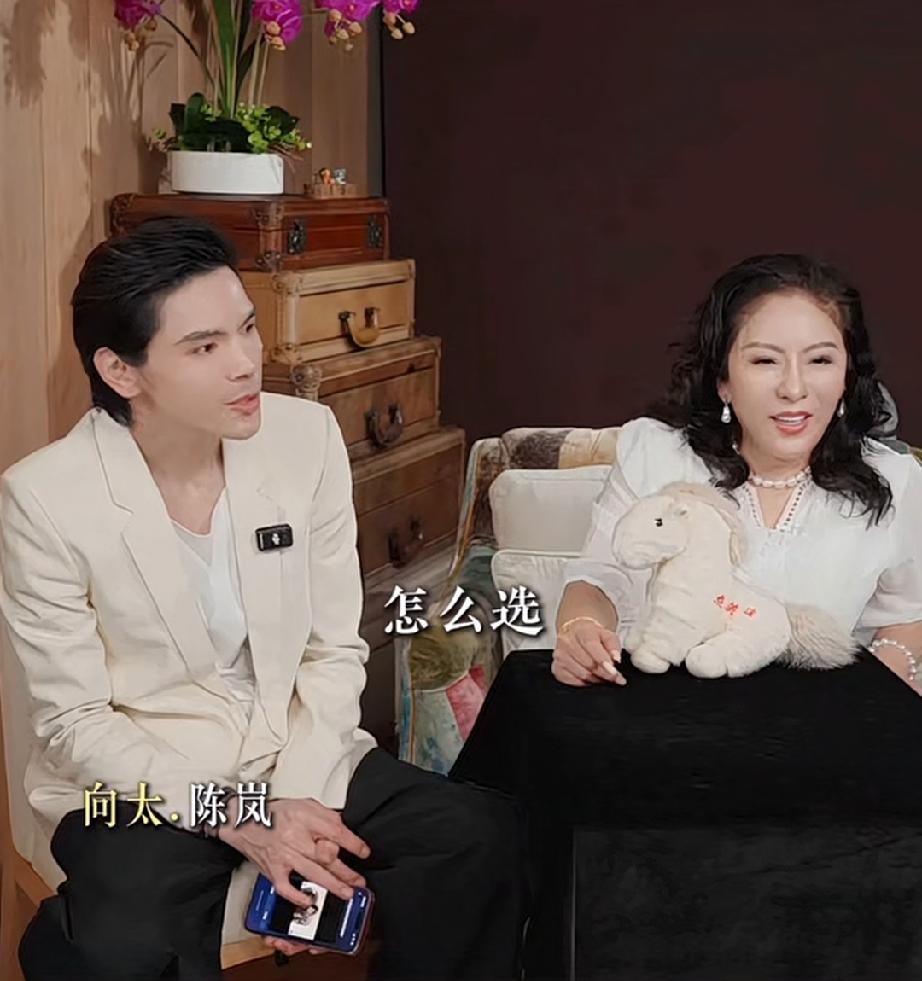 有人问向佐怎么选的郭碧婷做老婆？

向佐说应该问郭碧婷为什么选他，郭碧婷比他还出