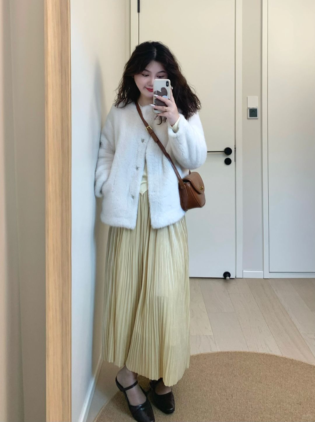 💛｜皮毛一体和黄丝绒裙 温柔住咯～