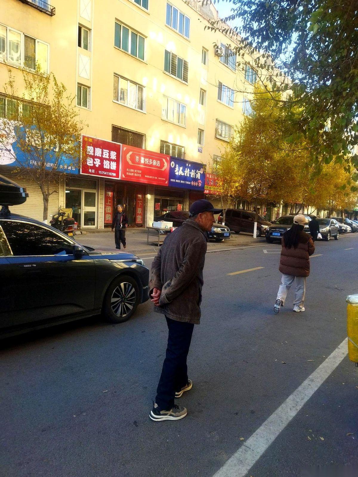 我告诉你，人过了70，什么存款多少、儿孙绕膝，全是虚的。
真刀真枪拼的，就一样东