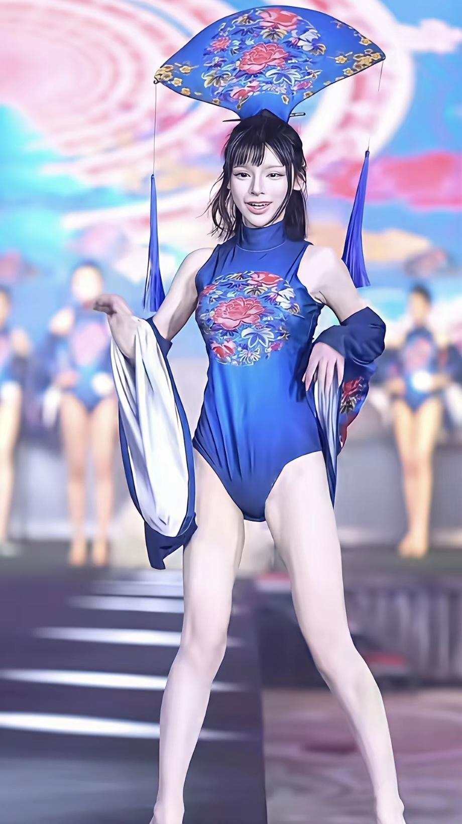 🎀 第36届亚洲小姐广东赛区：娇小甜妹拿下网络人气王，冠军另有其人。
 
这个