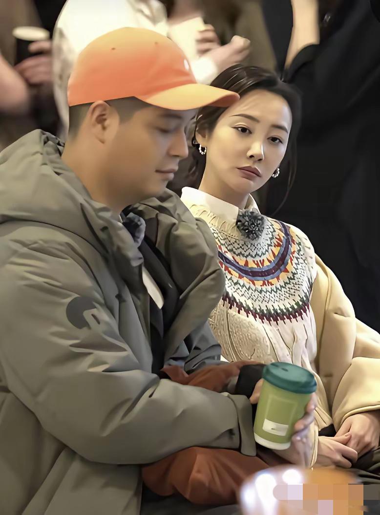 李纯的五官精致，非常漂亮的演员