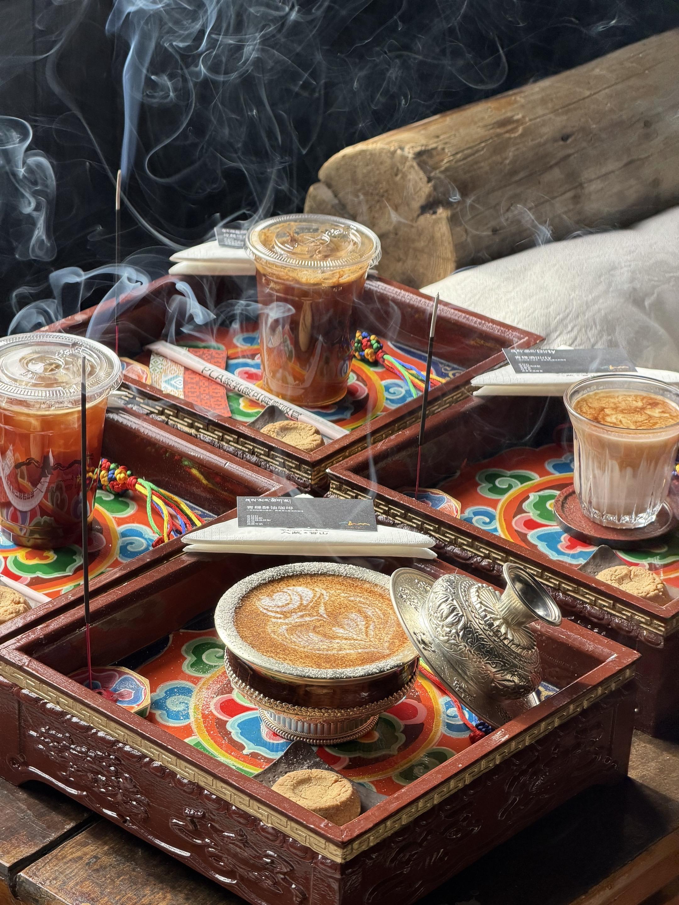 下雪的藏式咖啡馆，来杯青稞酒dirty