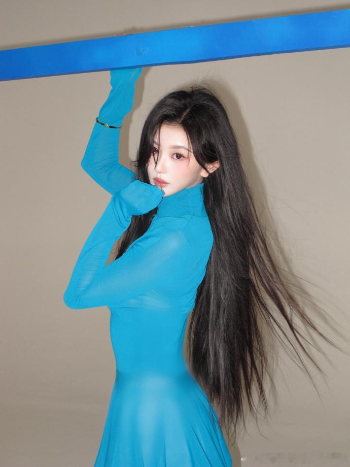 孔雪儿空降超话互动 被孔雪儿的超话互动暖到！她认真接住每一份关心，还分享自己的饮