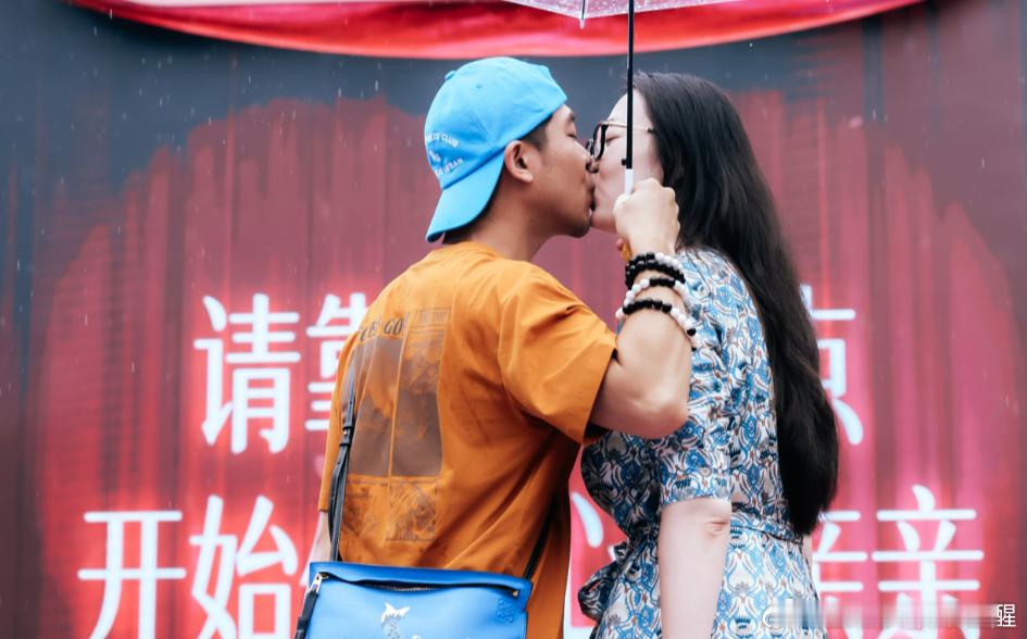 有些瞬间不亲一口很难收场 