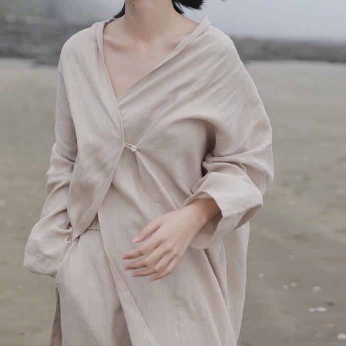 档次越高的人对待感情越专一 因为时间用来做正经事的 你的暧昧不断并不意味着你很抢