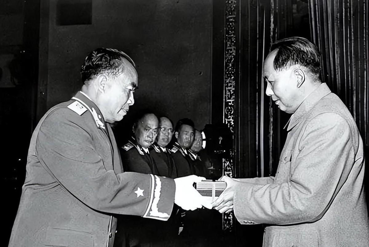 无衔将军程子华逝世三十周年，程海燕忆吕正操伯伯当年总常来关心我，你知道其中的故事