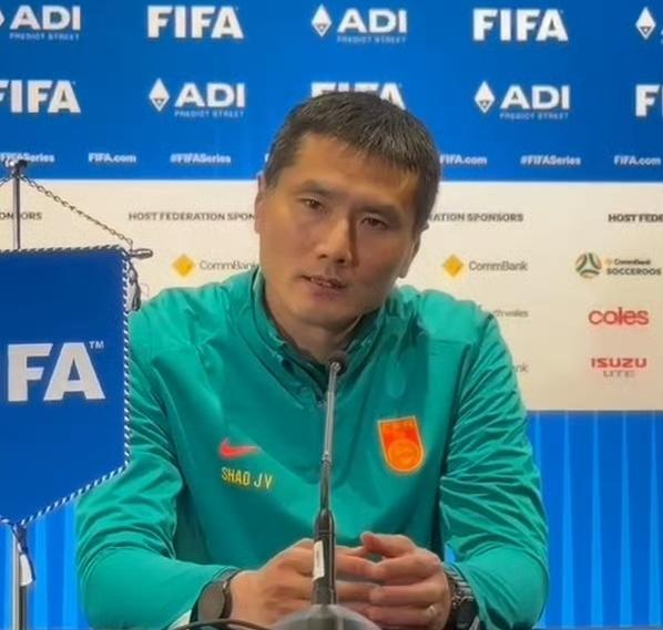 刚刚看到，国足击败库拉索，主帅邵佳一：最大收获是自信！球迷：这是中国足球最需要的