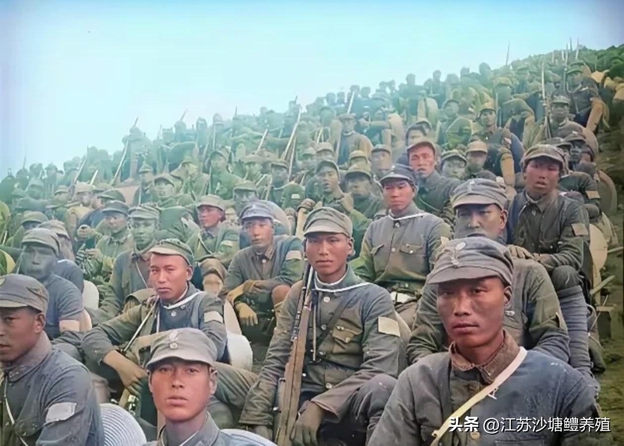在那个战火纷飞的年代，
他们没有退缩，
选择了前进，
他们始终记得，
这是中华民