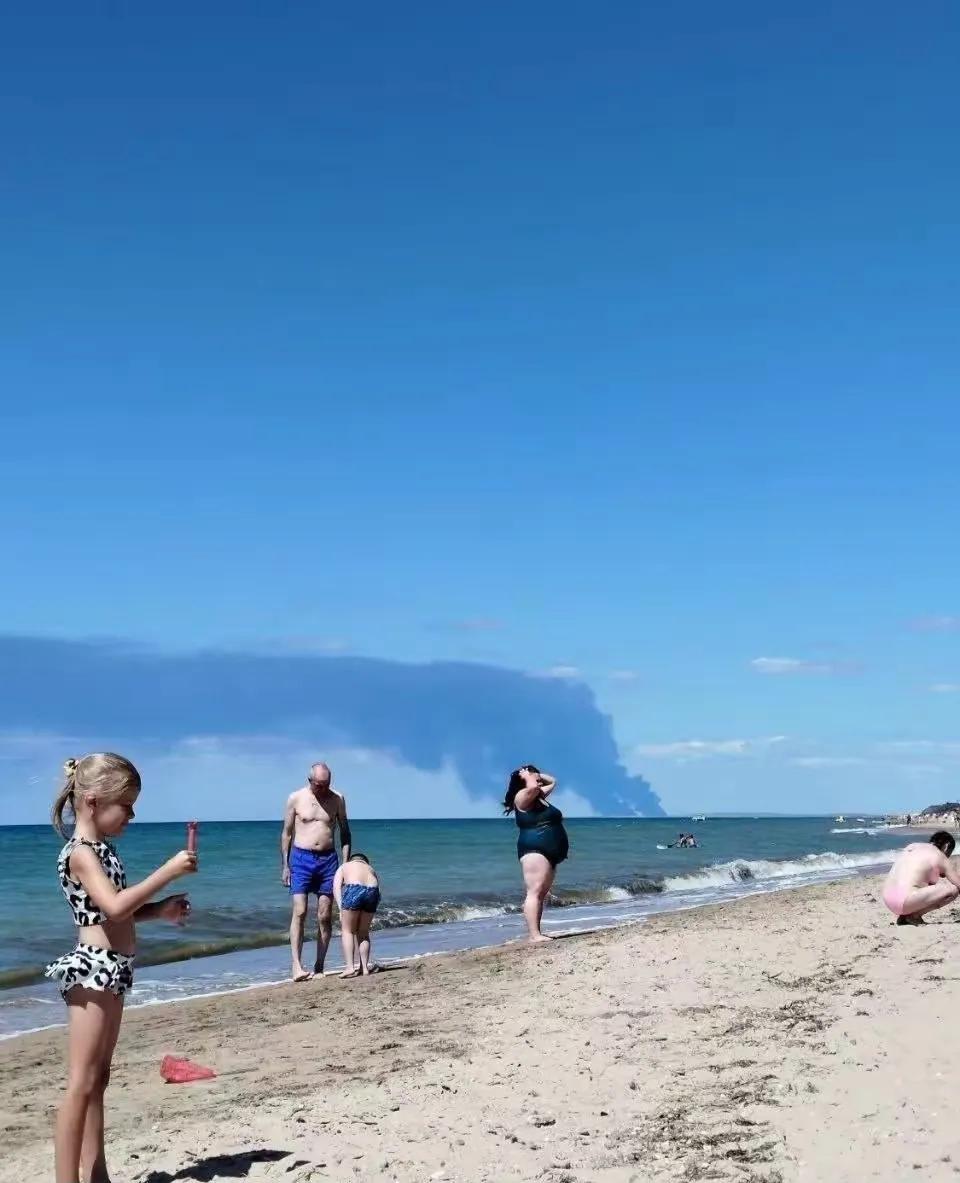 一半海水，一半火焰

7月31号凌晨。乌安全局加国防军动手。打克里米亚叶夫帕托里