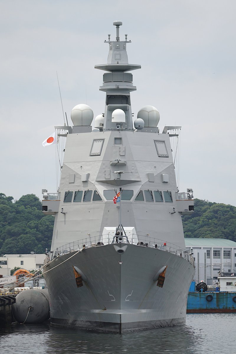 意大利海军“塔翁·迪雷韦尔级”护卫舰标准证件照 ​​​