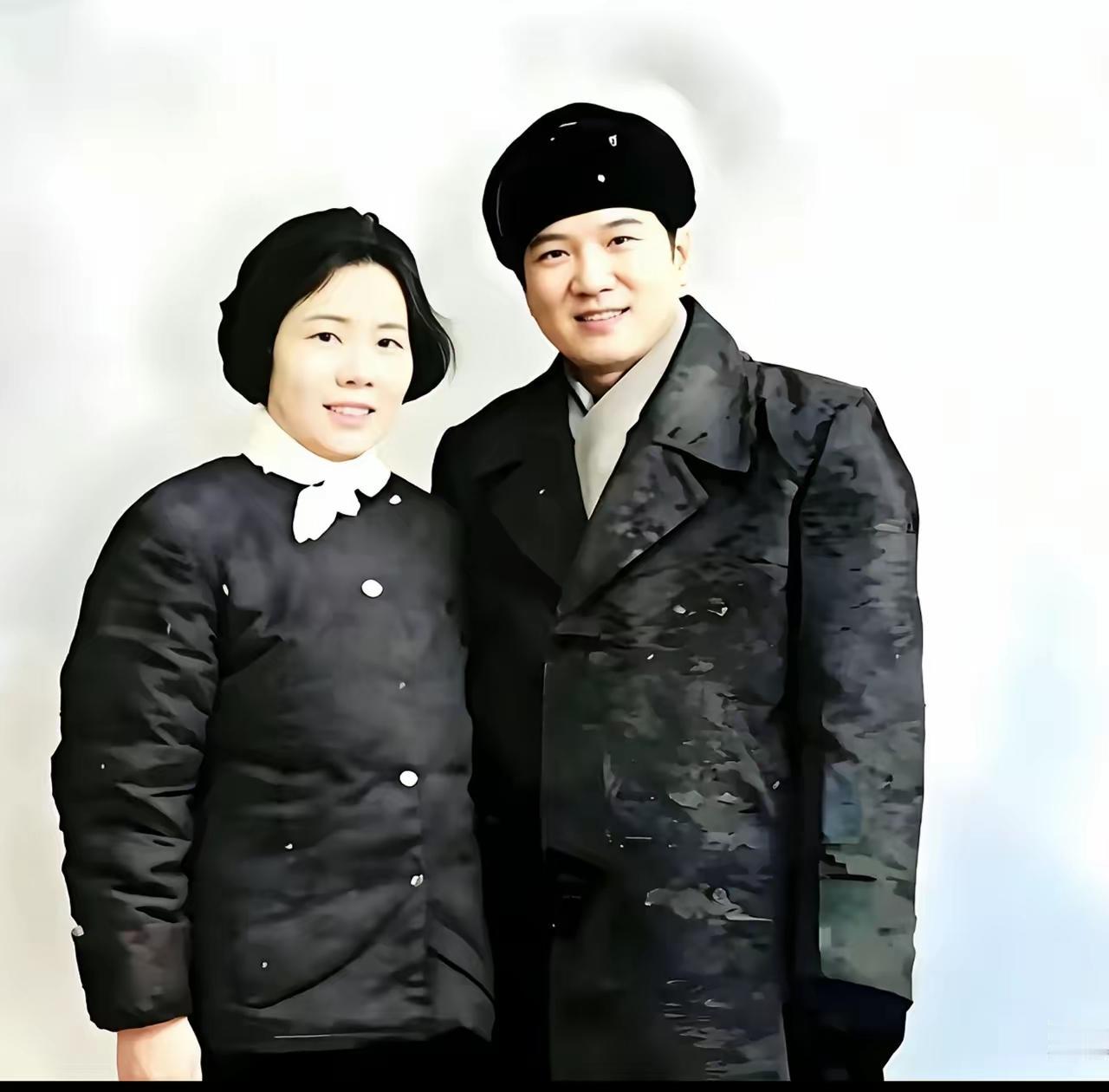 原来，刘欢老师出身书香世家。难怪刘欢老师这般才华横溢，父亲是语文教授，母亲是数学