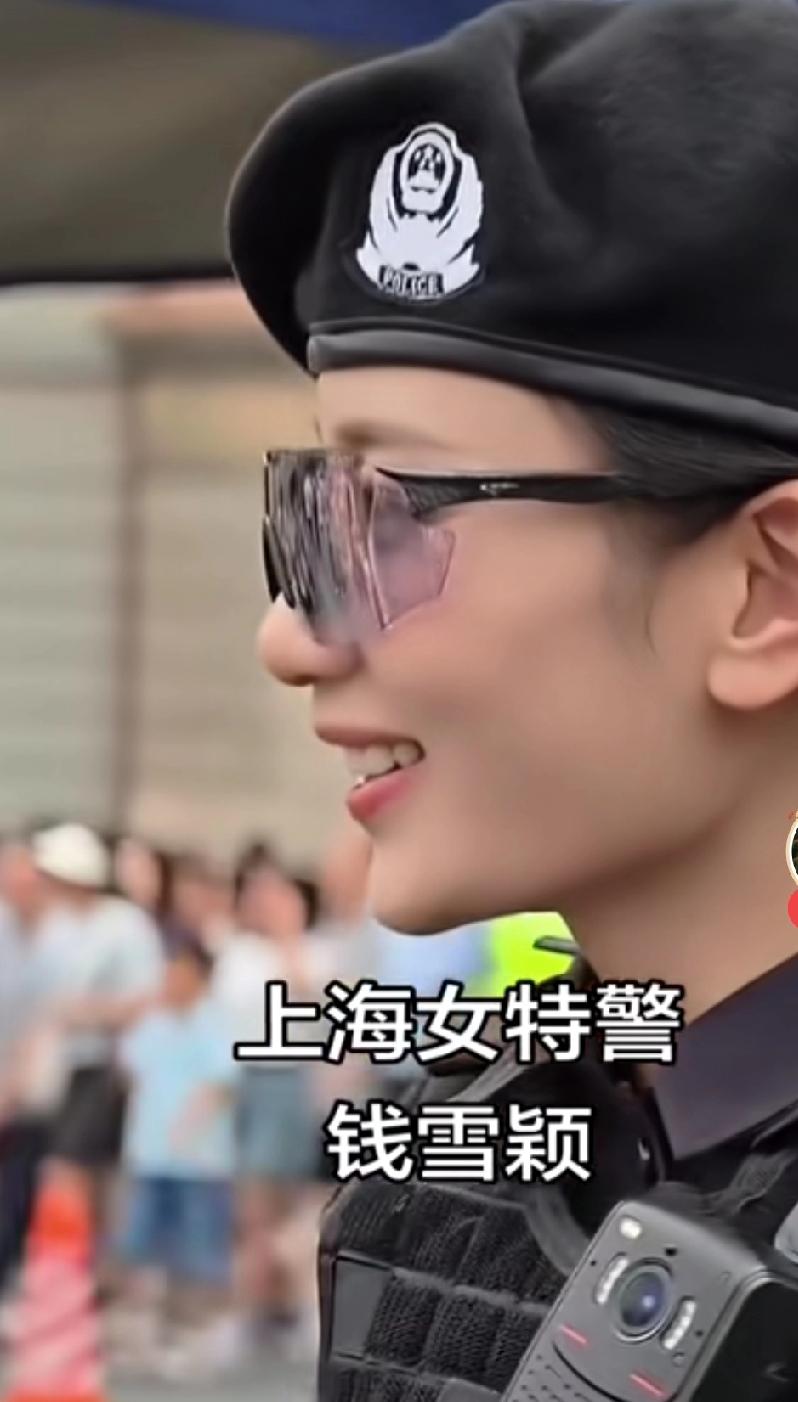 很多人第一眼看到钱雪颖，只会被她挺拔的身姿和利落的警容吸引，很少有人知道，这位站