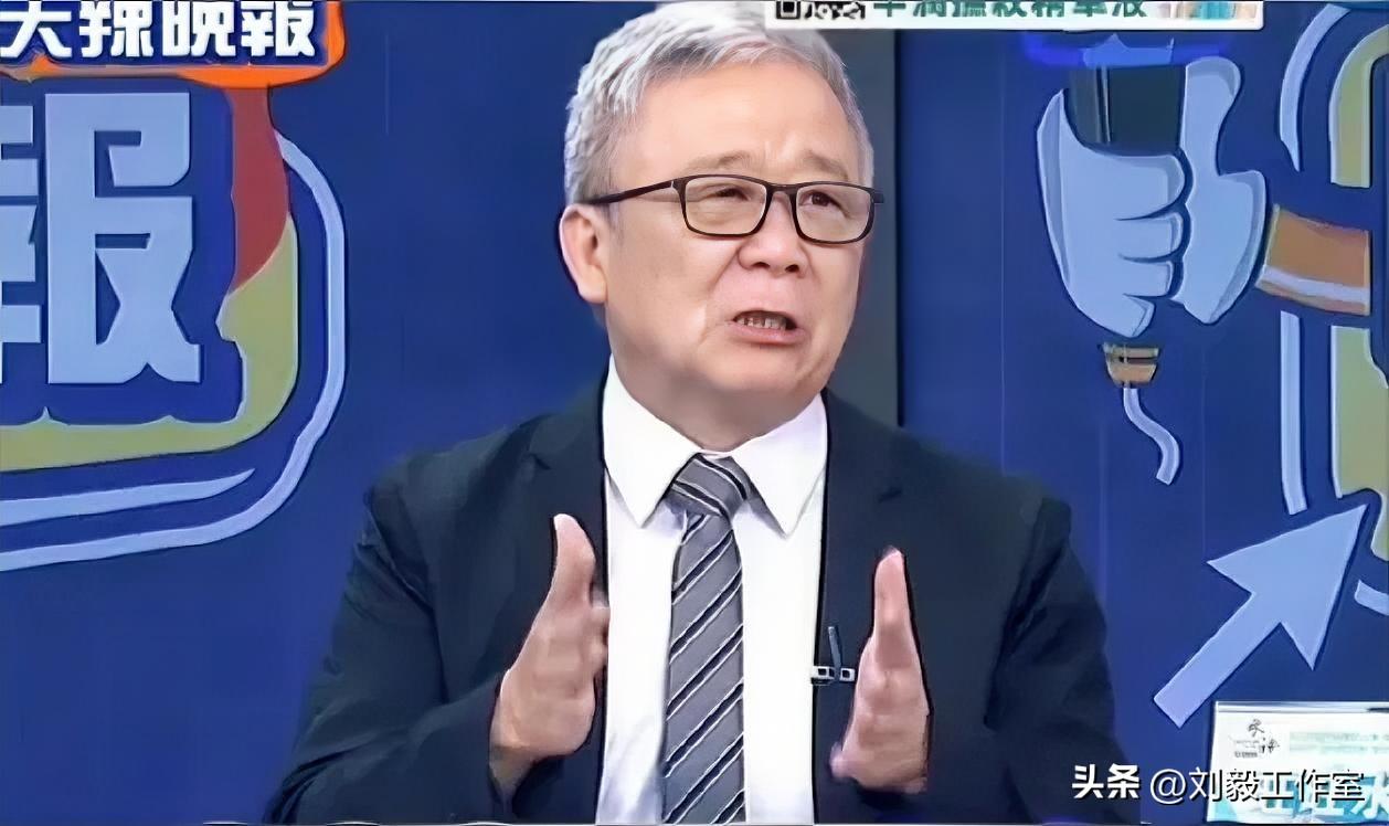 栗正杰为赵少康辩护: 赵少康两度专访沈草包，就是为了让他露出马脚，凸显他就是个草