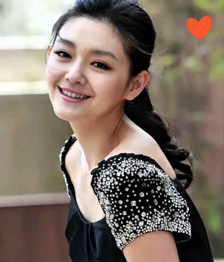 顶流女星半生赚亿万，结局警醒无数普通人
 
谁也很难相信，在演艺圈打拼几十年，常