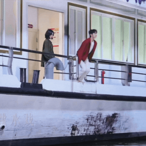 追剧还是要实时追更有意思，我现在就相当于下课想拉人一起上厕所结果大家都没空