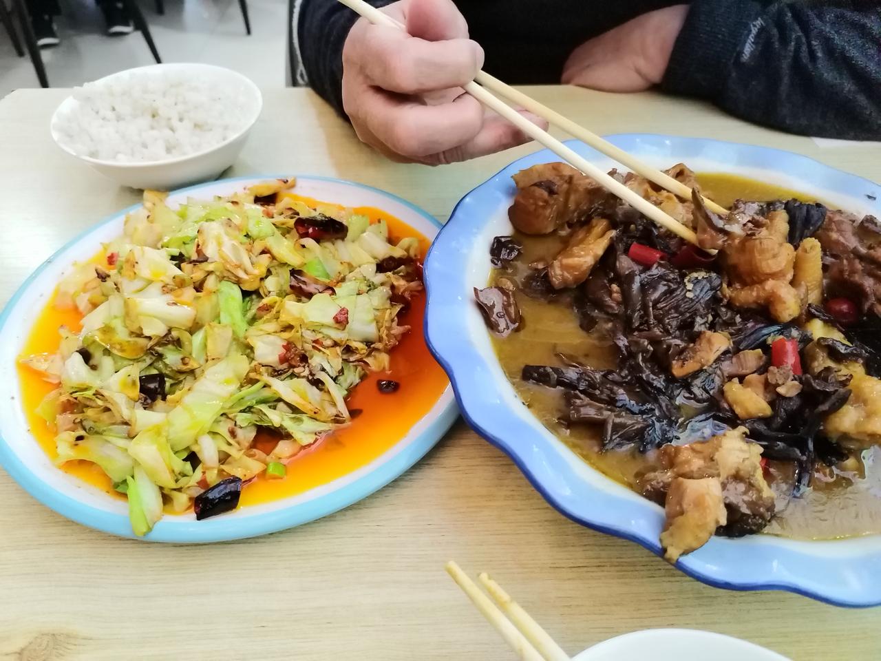 锦州人的口味太重了！

昨天去医巫闾山周边转了转，没进医巫闾山景区，因为景区就是