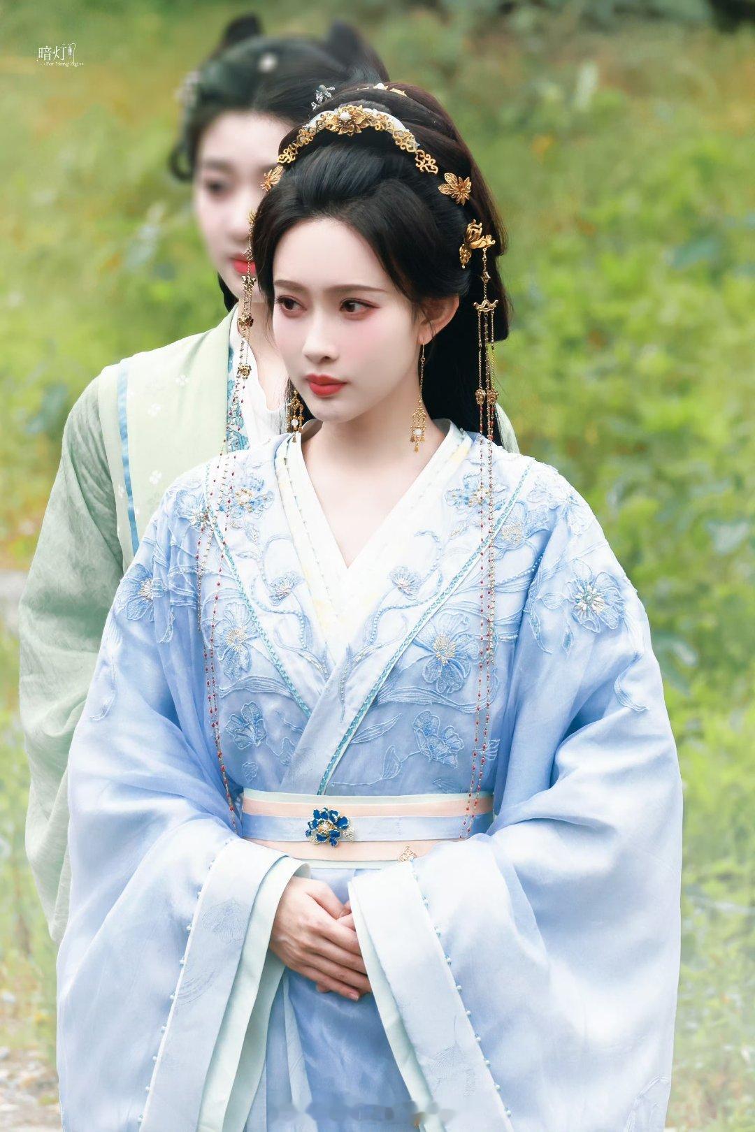 孟子义《百花杀》路透🈶，这个造型好看耶 ​​​