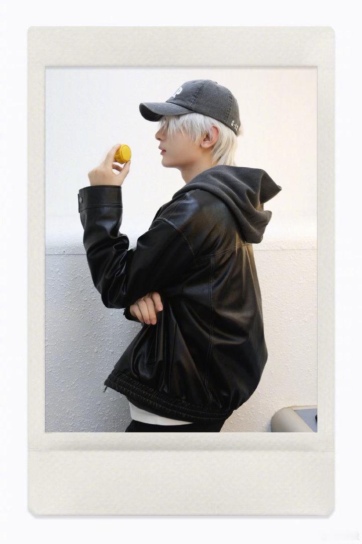 狩谎背影照🥰中秋快乐~ ​​​