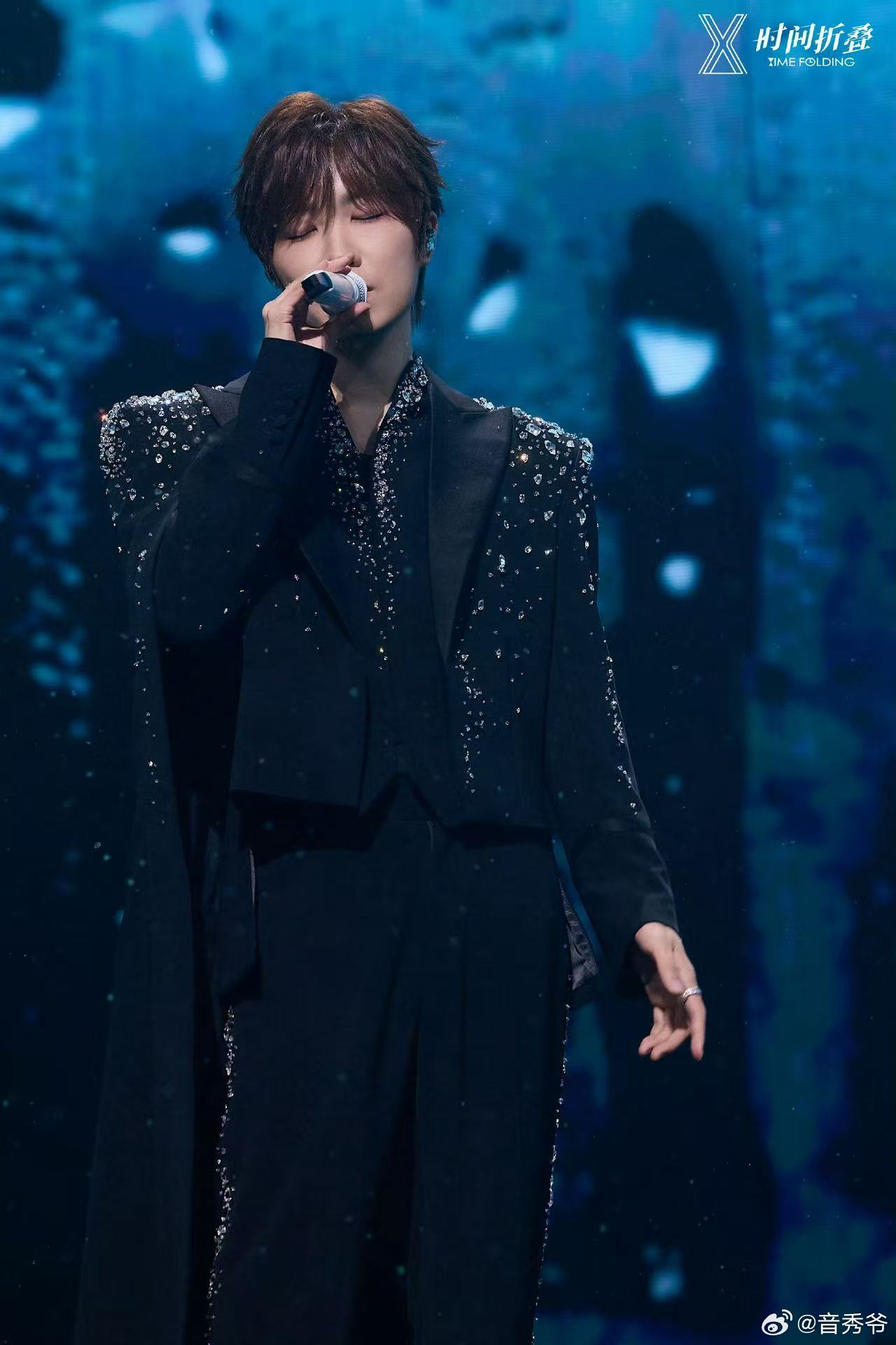 徐良演唱会买1赠n徐良还是老一辈会疼人 真的被徐良的真诚狠狠打动，演唱会现场承诺