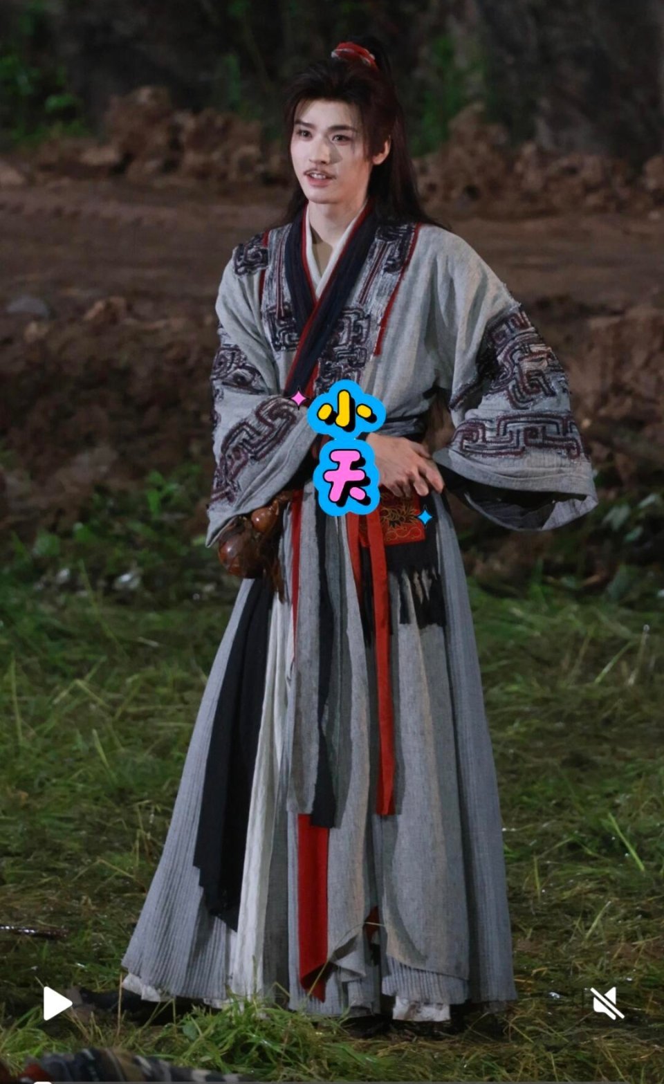 这套衣服是真好看呀风流浪子心有情，半生温柔半生行。🐦🔥凤翔九天不恋栖，唯認江