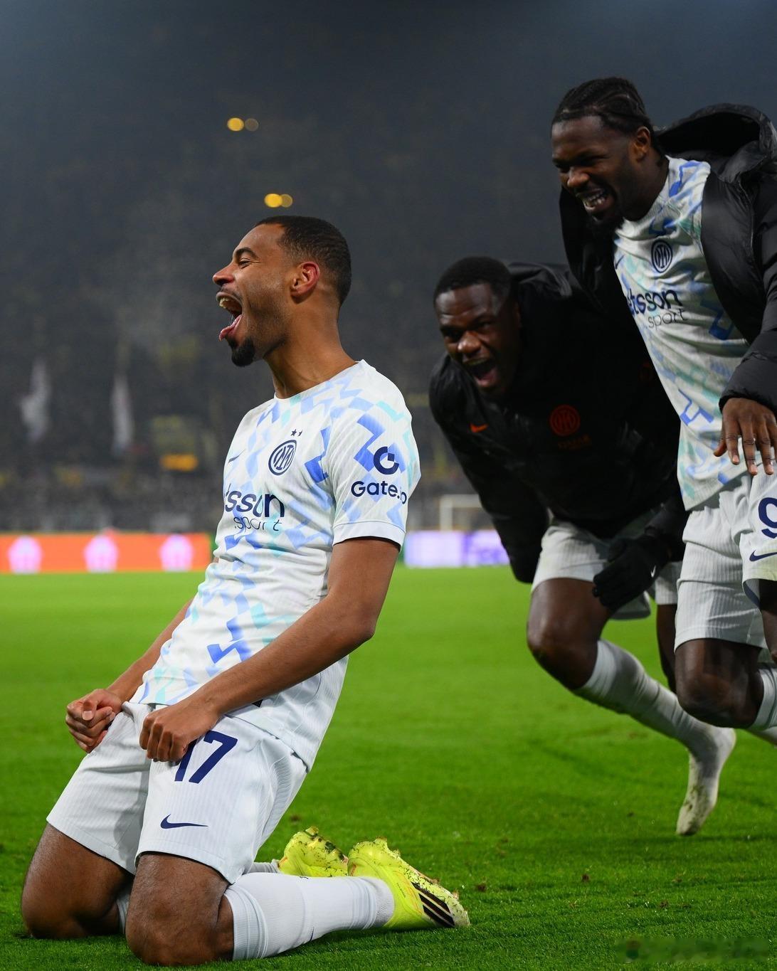 米兰体育报：国际米兰下赛季可能将迪乌夫出租出去以获得连续踢球的机会，会保留球员的