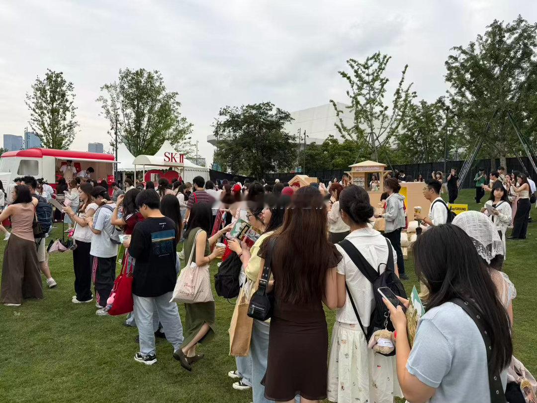 欧阳娜娜回应上海演唱会欧阳娜娜回应演唱会欧阳娜娜真诚回应上海演唱会舆论，满心感激