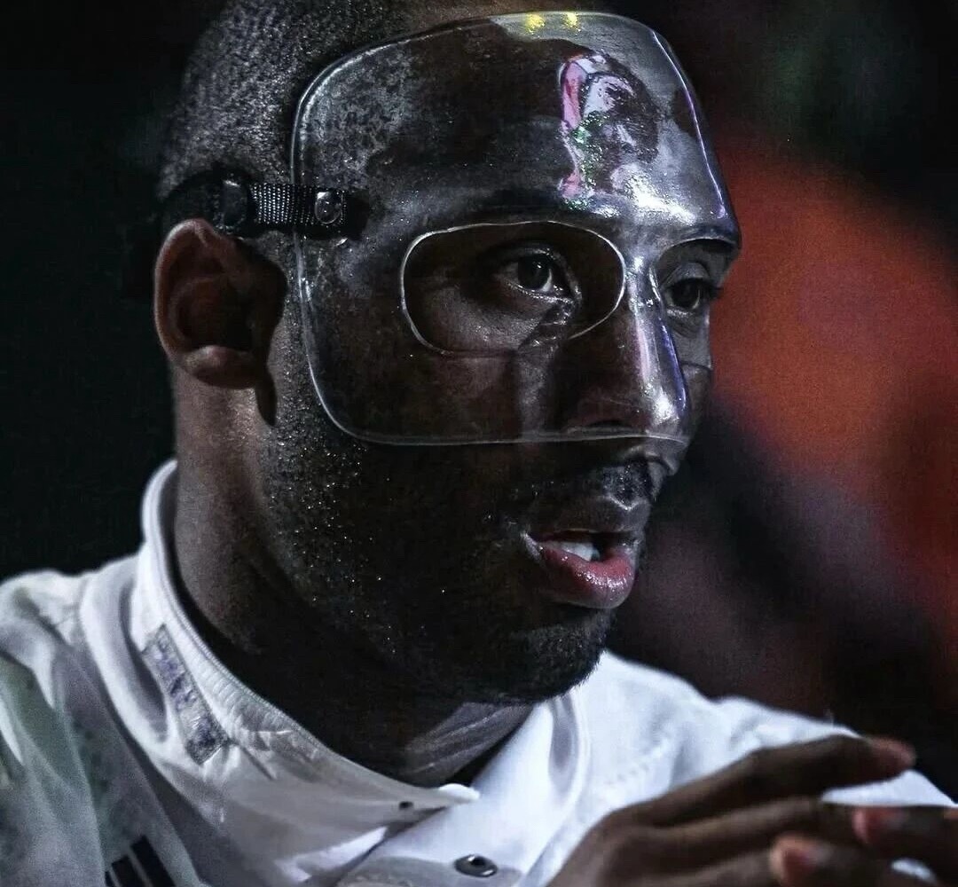 当你回过头，会对曾经逼你一把的人报以感激！那咬牙坚持的日子里，最该感谢的，除了没