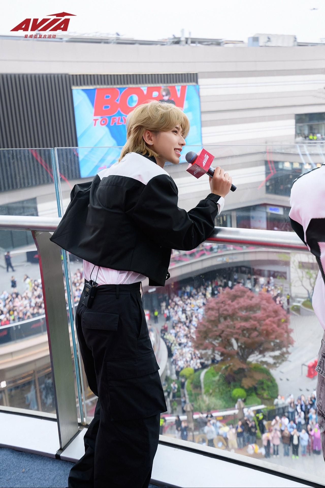 蔡徐坤 
ikun 
未曾谋面的终将会相遇 
追星