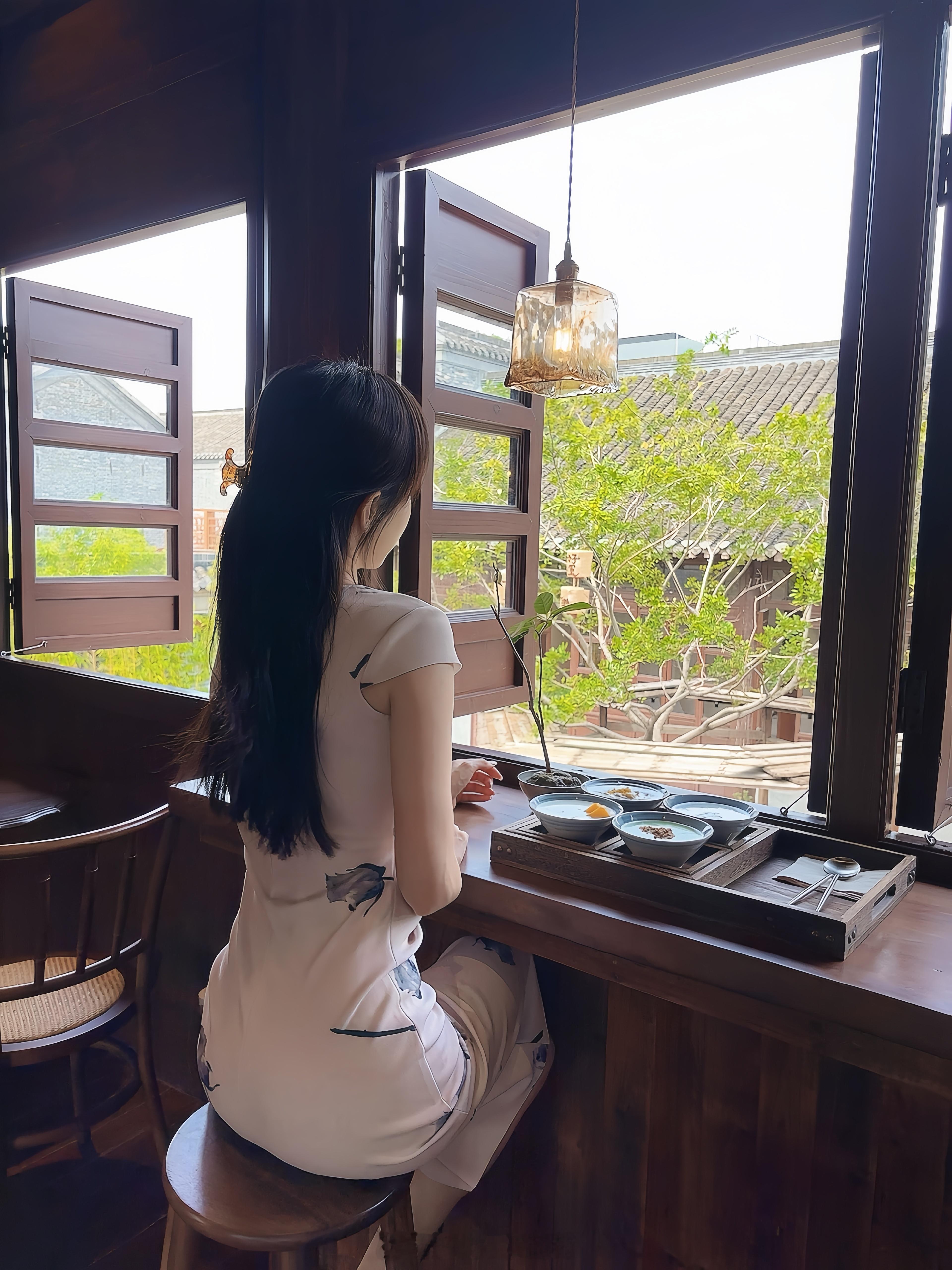 罗扇轻摇且度秋🎋  ​​​