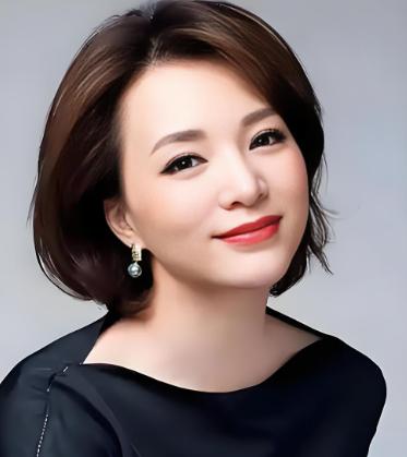 董卿说了一段让人心碎的话：
 “我们睡过同一张床，喝过同一杯水，
吃过同一碗饭，