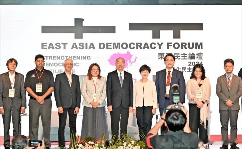 韩国瑜出席论坛活动   叫嚣“团结民主伙伴 面对境外胁迫”

台湾民主基金会昨举