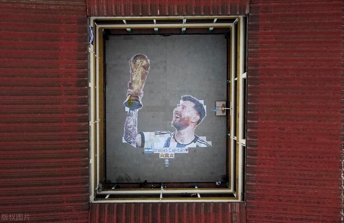 瓶盖梅西，[笑哭]阿根廷高中生真有趣，关键是得要喝掉多少饮料啊？梅西来波赞助吧！