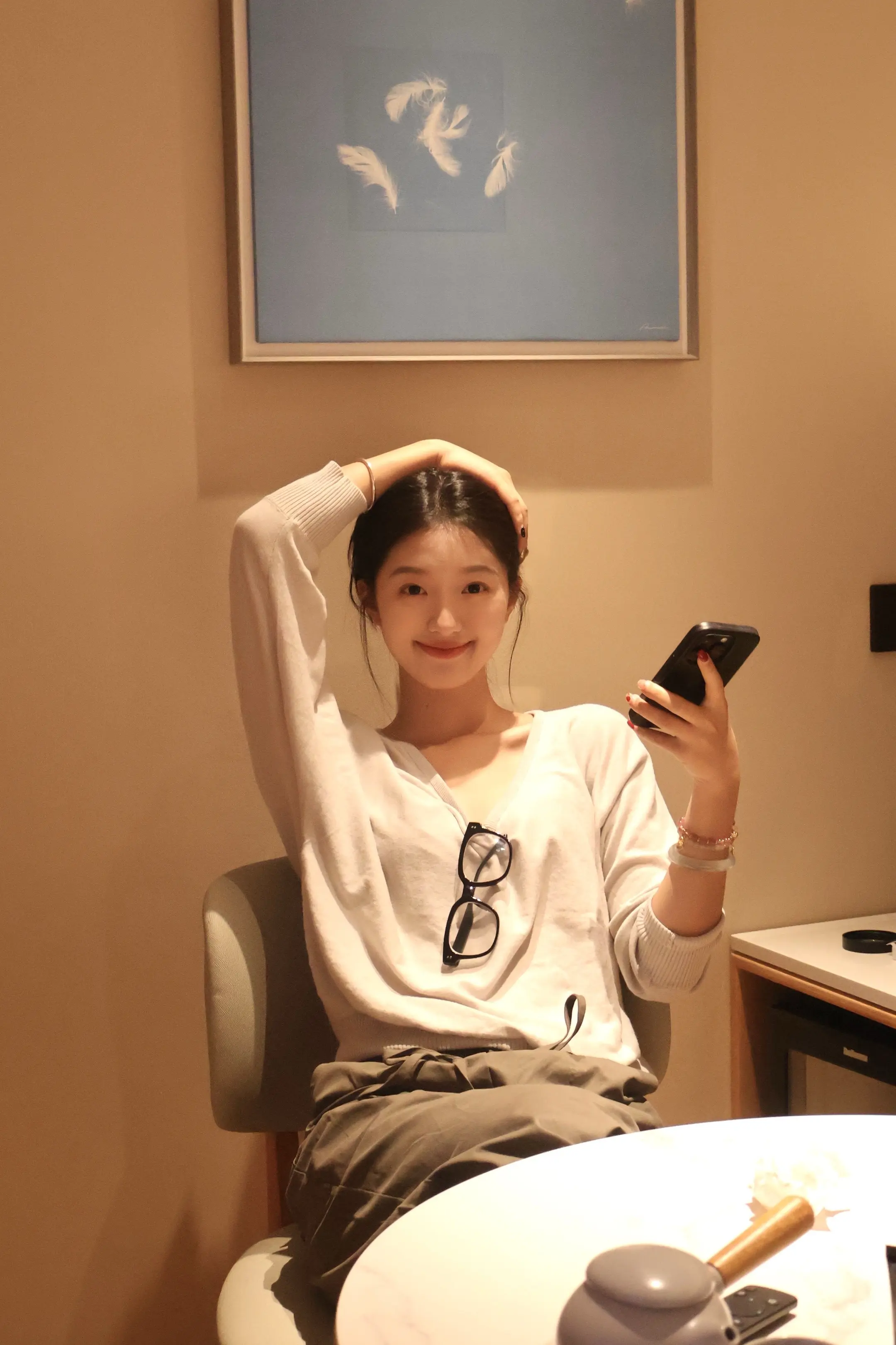 后来发现 吃个好饭 睡个好觉 做自己喜欢的事那才叫幸福