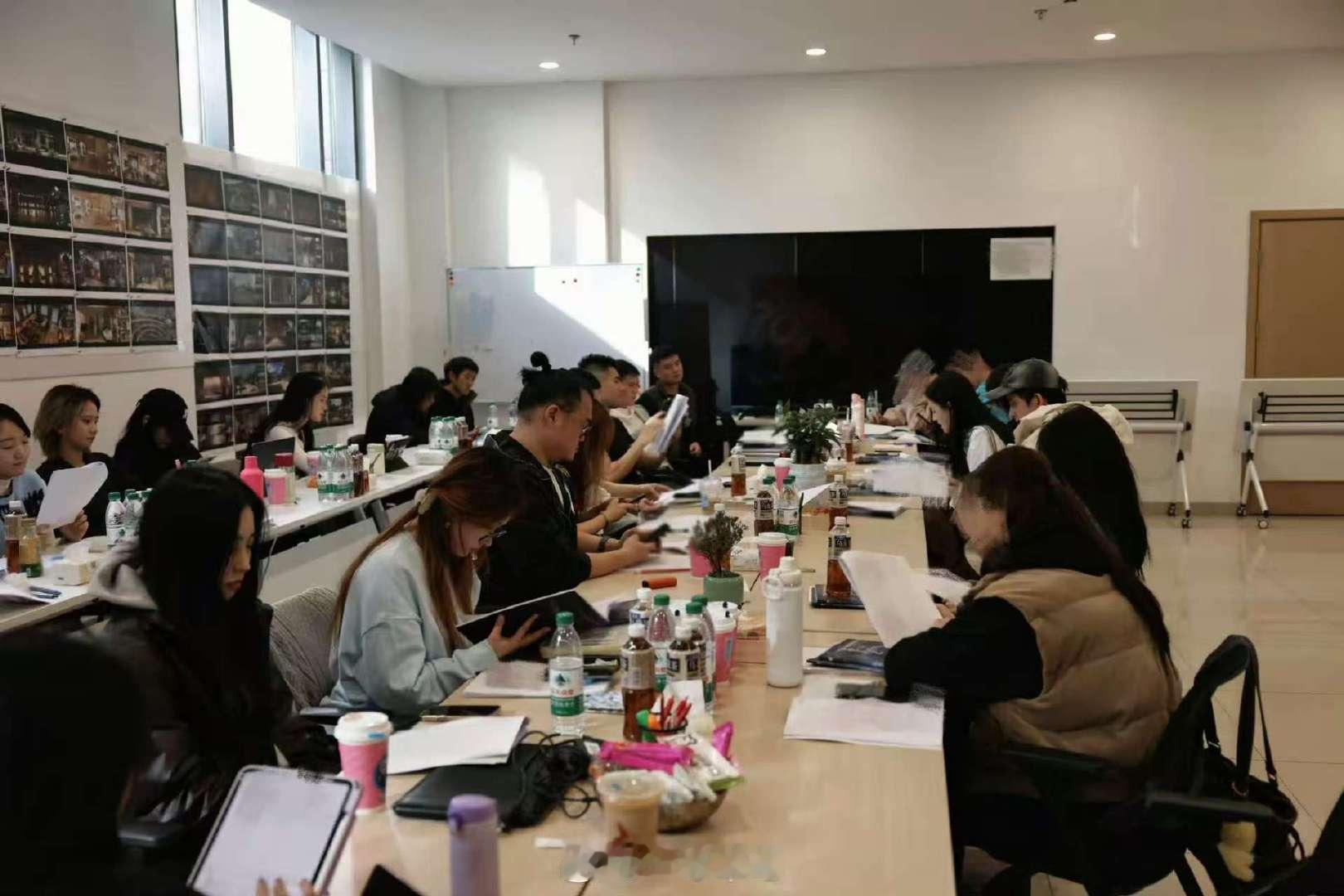 敖瑞鹏沈羽洁剧本围读路透敖瑞鹏沈羽洁不二之臣剧本围读 敖瑞鹏沈羽洁剧本围读路透 