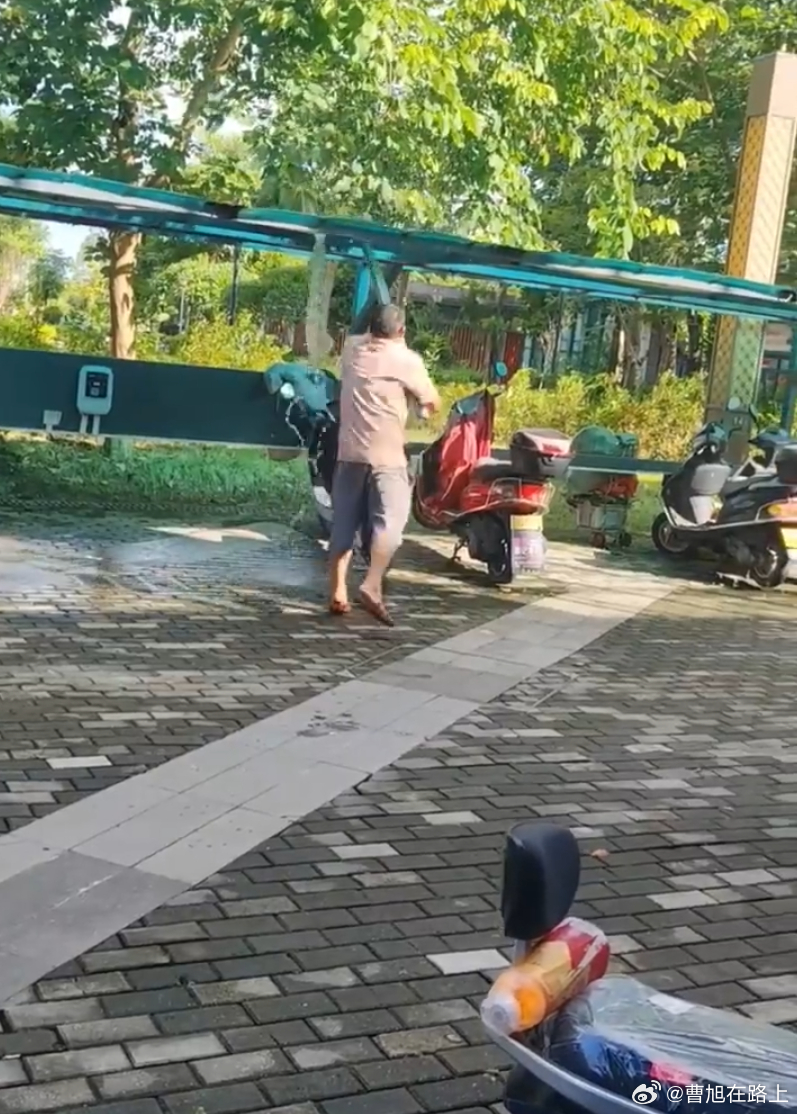 充电资源短缺与规则缺失激化了“占位矛盾”私人车位被占时，报警仍是首选避免“以暴制