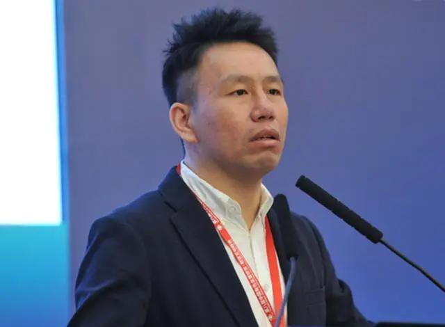 突然！网红经济学家付鹏，找到新下家！
万万没想到，知名网红首席付鹏居然从老东家东