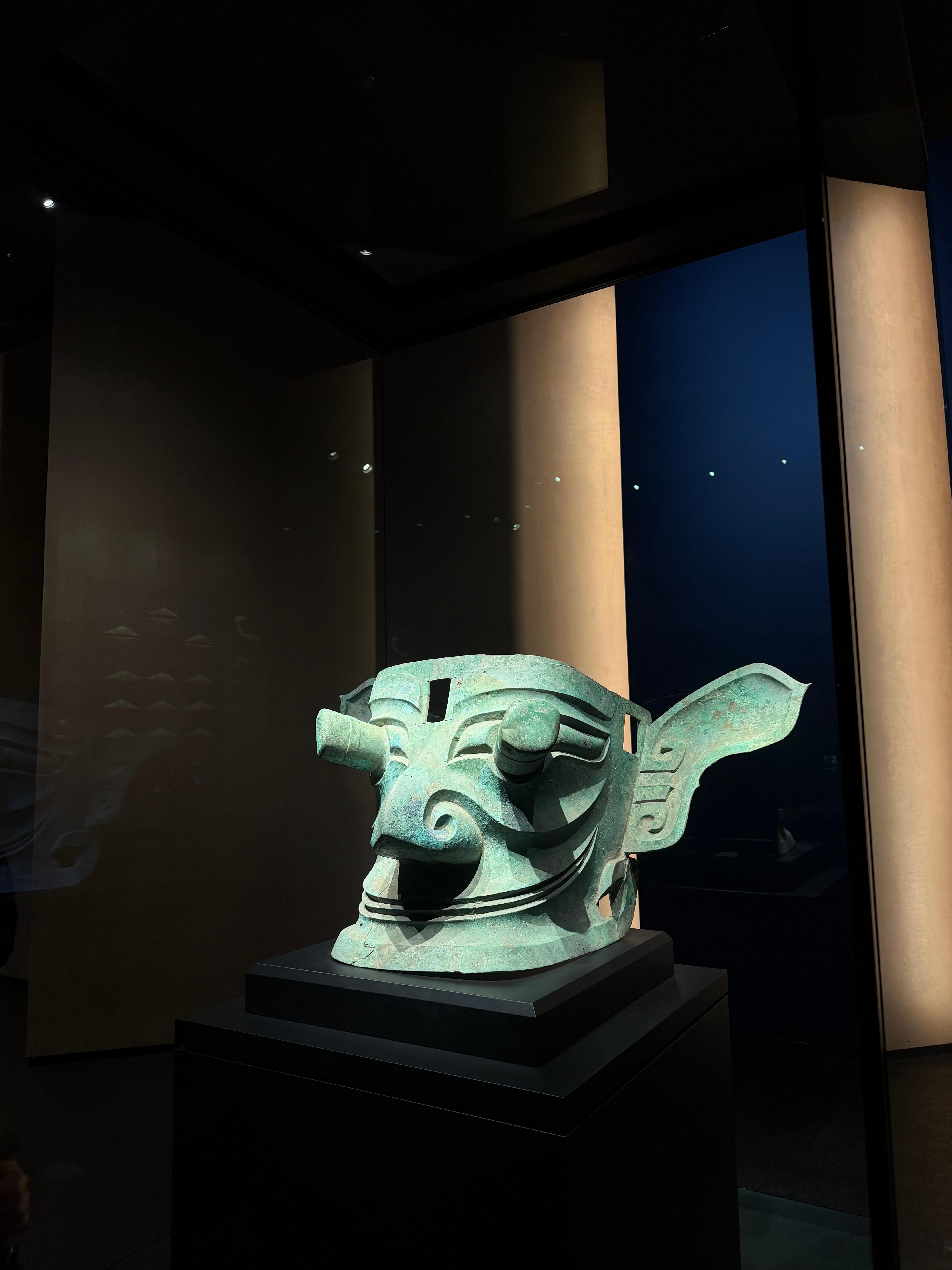 三星堆感觉二楼比一楼牛逼多了啊！好大的面具 