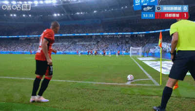 成都蓉城小将贺一然终于进球了！在今天成都蓉城客场挑战深圳新鹏城的比赛中，当时比赛