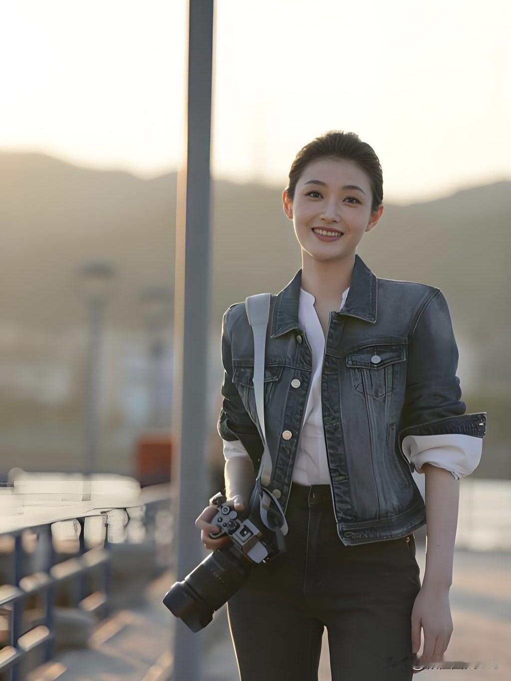 央视主持人迟茜，主持风格温婉专业功底扎实，多年坚持参与孤独症儿童公益传递善意，周