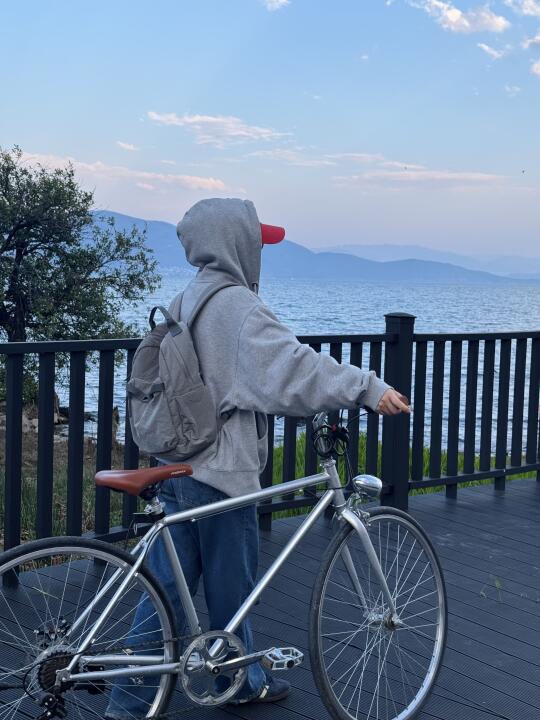 大理 ｜在无人的海边等一场日落🏖️🫧🌞