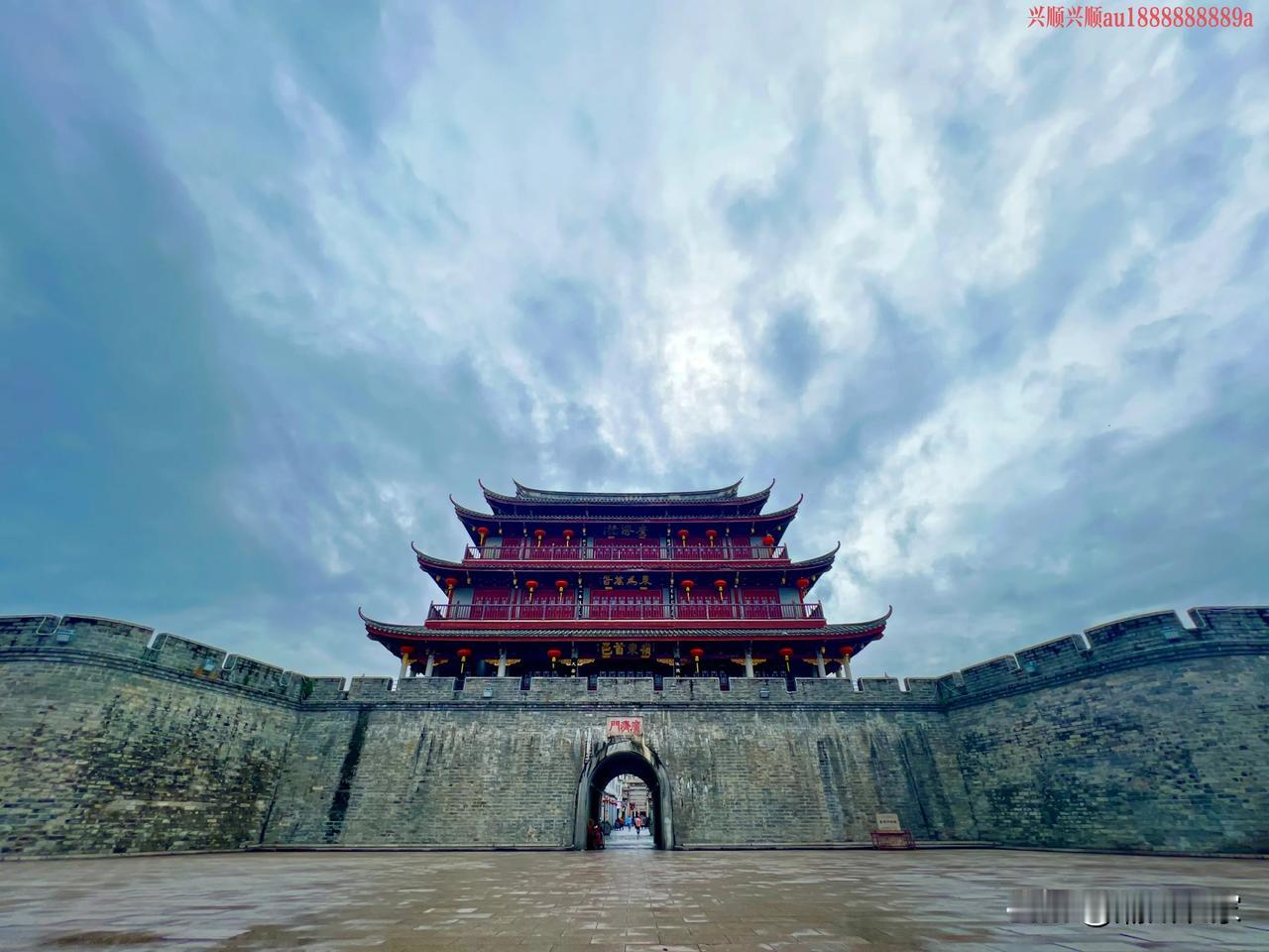 广东潮州广济门的天空 古城的早晨美丽无比！