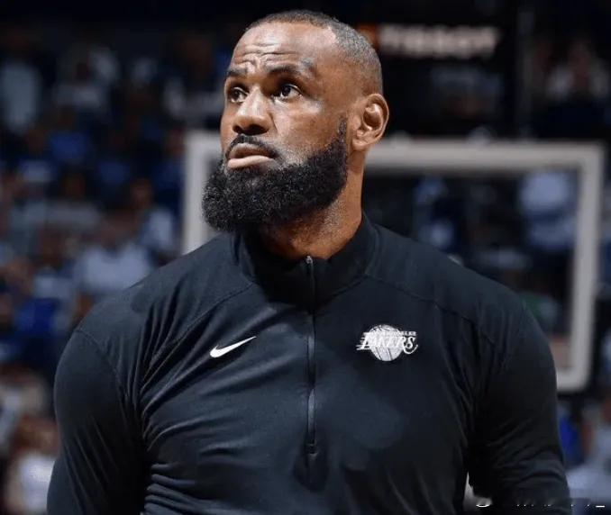 ESPN记者Windhorst在一档播客节目中谈到了下赛季的前景。Windhor