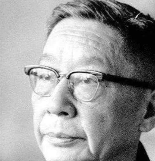 1966年8月24日，老舍投湖自尽于北京西城太平湖，在投湖自尽前，他特别舍不得自