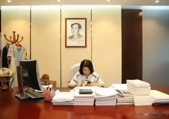 董明珠和陶华碧是我最佩服的两个女人！一个是白手起家的老干妈品牌创始人，另一个是力