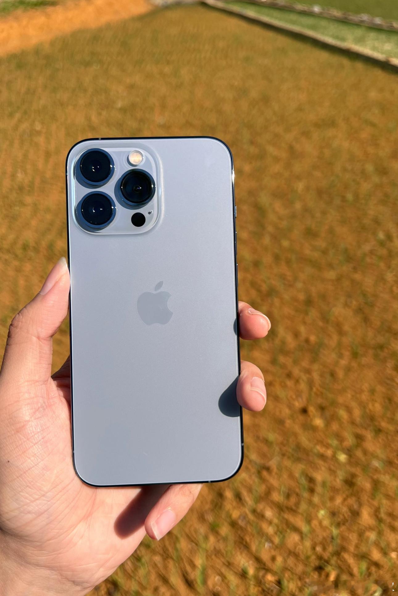 iPhone 13 Pro·Sierra Blue#有哪些惊艳到你的手机配色# 