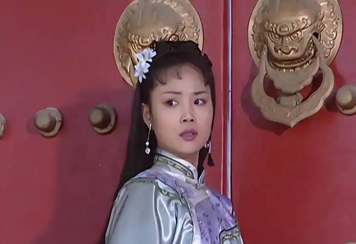 为何历史上苏麻喇姑每年只洗一次澡还喝掉洗澡水？其中有何缘故？ 

苏麻喇姑是清朝