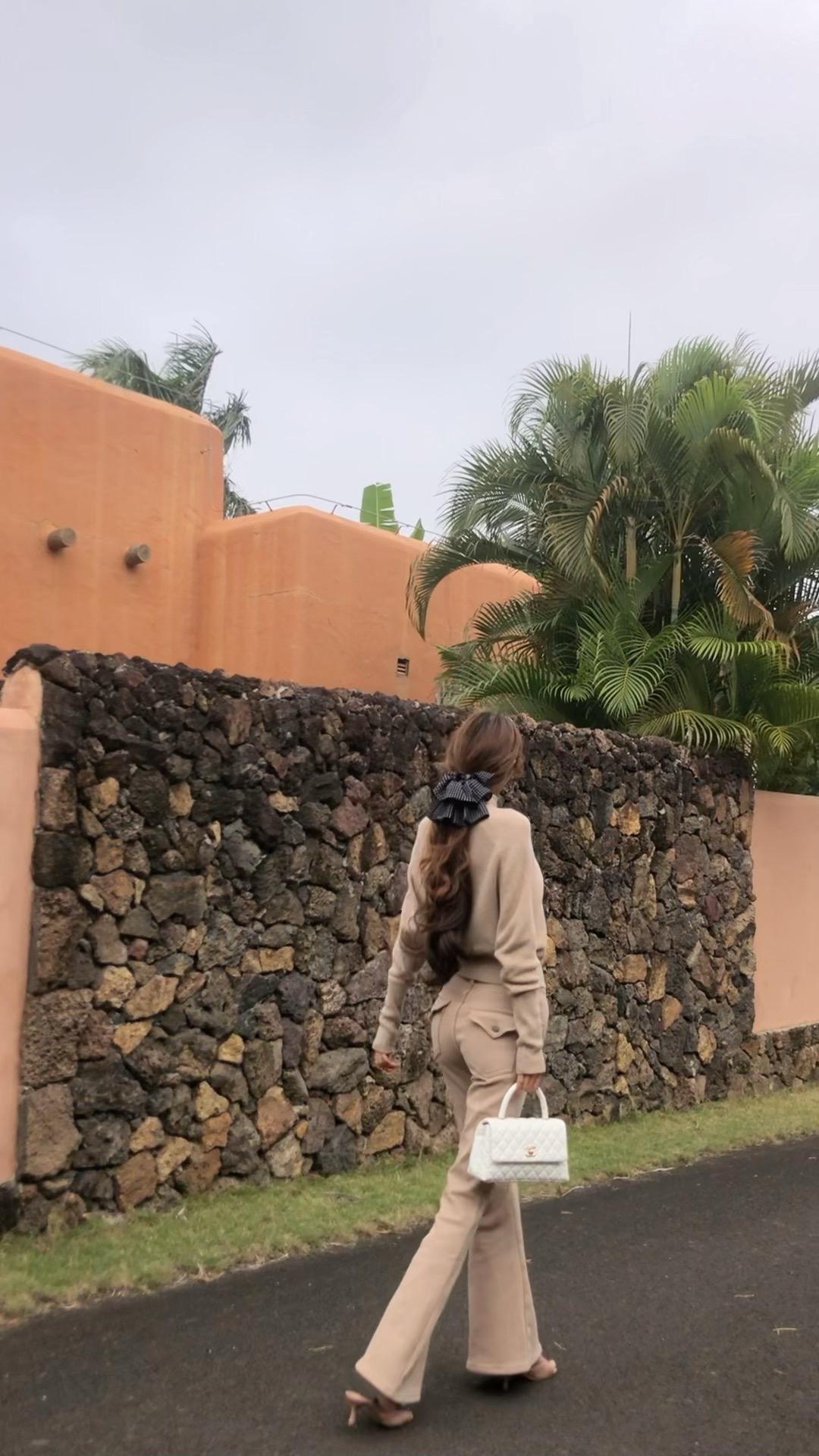 她留给你是背影