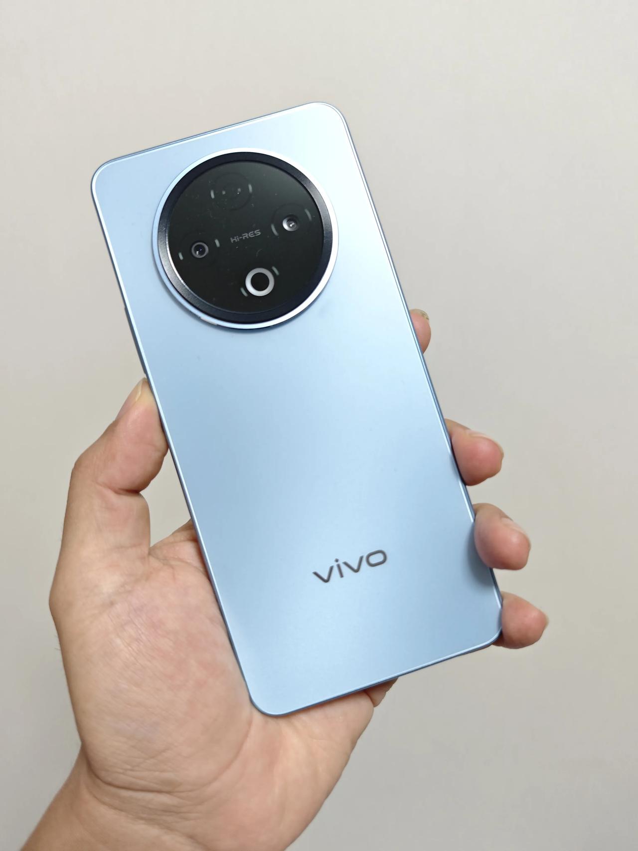 用了一段时间vivoY500 ，国民神机的名头确实不虚，不仅适合我这种双机用户拿