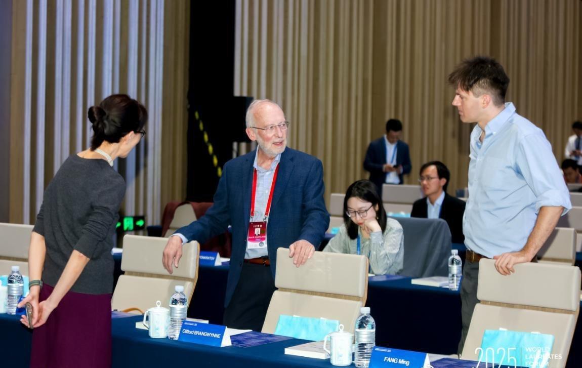 河南科技职业大学超话 大江东｜走近科学大咖⑤唐·克利夫兰：坚持临床实验，与AI保